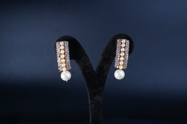 SIMULATED SHORT EARRINGS